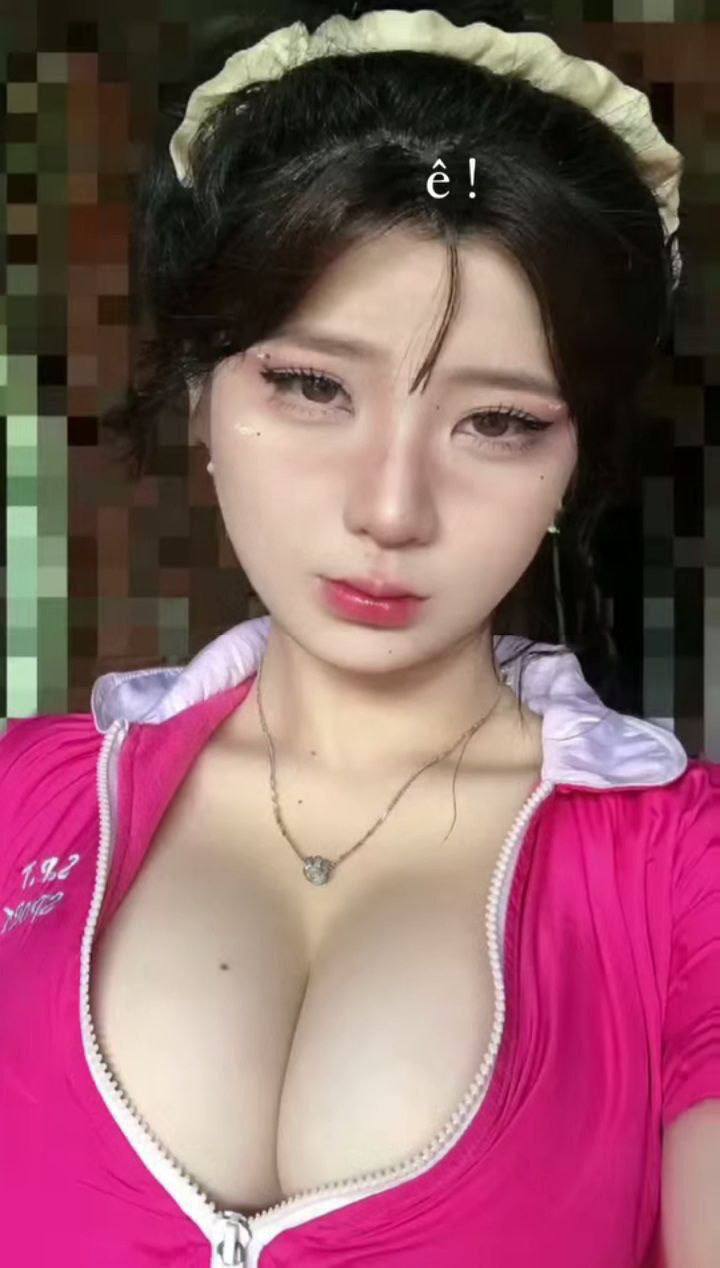 Lại đây chị rửa cặc cho nào